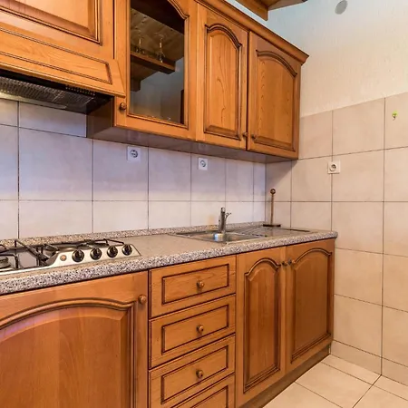 In With Kitchen * Lovran